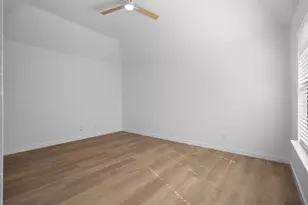 6111 Maple Leaf Dr, Arlington, TX 76017 - Photo 16