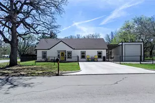 210 Stevens St, Bridgeport, TX 76426 - Photo 2