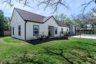 210 Stevens St, Bridgeport, TX 76426 - Photo 6