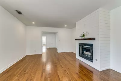 5117 Maple Springs Boulevard, Dallas, TX 75235 - Photo 4