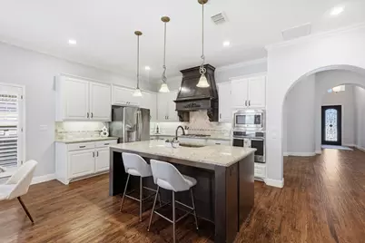 2409 Surrey Court, Flower Mound, TX 75022 - Photo 10