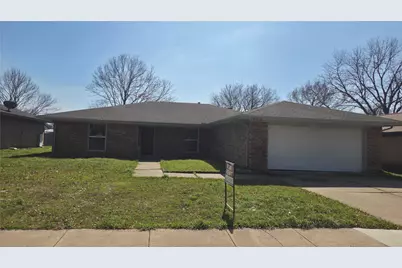 1902 Overbrook Drive, Arlington, TX 76014 - Photo 1