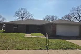 1902 Overbrook Dr, Arlington, TX 76014 - Photo 1