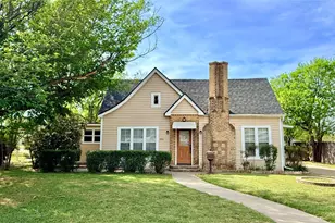 1122 4th St, Graham, TX 76450 - Photo 1