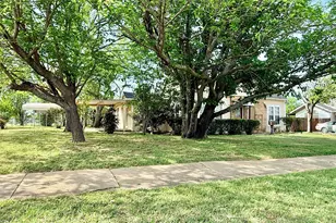 1122 4th St, Graham, TX 76450 - Photo 2