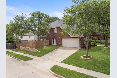 1801 Sandalwood Lane, Grapevine, TX 76051 - Photo 2