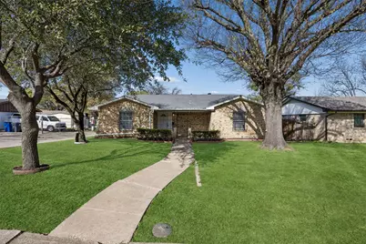 831 Kelso Drive, Dallas, TX 75211 - Photo 2