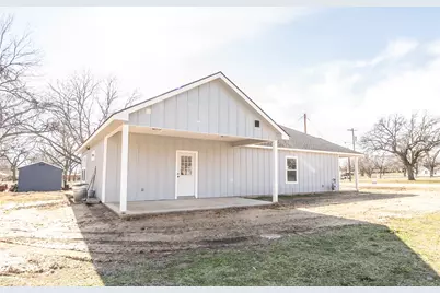307 Bonham Street, Nocona, TX 76255 - Photo 38