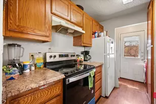 1129 College St, Grand Prairie, TX 75050 - Photo 6