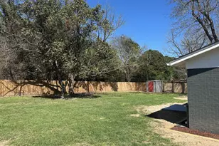 706 Barbara St, Athens, TX 75751 - Photo 12