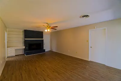 5801 Wedgworth Road, Fort Worth, TX 76133 - Photo 8