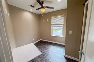 301 E Brockett St, Sherman, TX 75090 - Photo 10