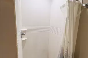 301 E Brockett St, Sherman, TX 75090 - Photo 18