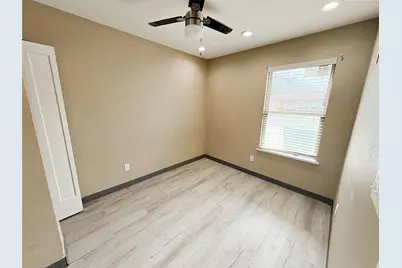 301 E Brockett Street #100, Sherman, TX 75090 - Photo 4