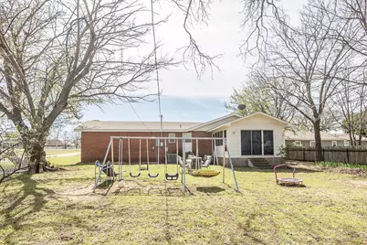 809 E Highway 82, Nocona, TX 76255 - Photo 4