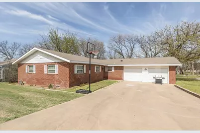 809 E Highway 82, Nocona, TX 76255 - Photo 1
