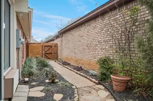 3216 Village Oak Dr, Arlington, TX 76017 - Photo 24