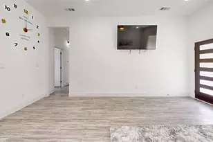 828 Indian Dr, Granbury, TX 76048 - Photo 4