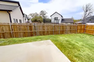 828 Indian Dr, Granbury, TX 76048 - Photo 18