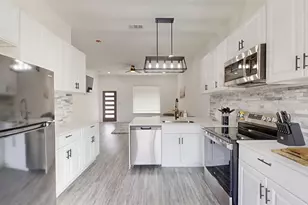 828 Indian Dr, Granbury, TX 76048 - Photo 8