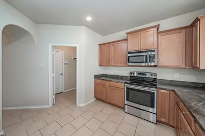 643 Alexander Street, Grand Prairie, TX 75051 - Photo 6