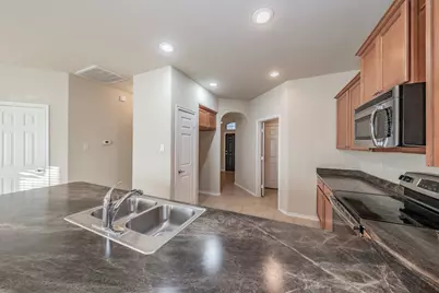 643 Alexander Street, Grand Prairie, TX 75051 - Photo 8