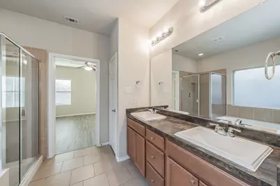 643 Alexander Street, Grand Prairie, TX 75051 - Photo 22