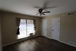 200 Red Oak Creek Dr, Oak Leaf, TX 75154 - Photo 10