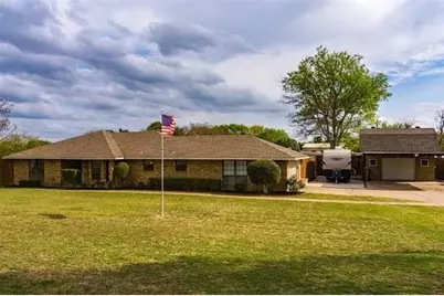 200 Red Oak Creek Drive, Oak Leaf, TX 75154 - Photo 1