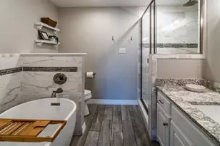 200 Red Oak Creek Dr, Oak Leaf, TX 75154 - Photo 6