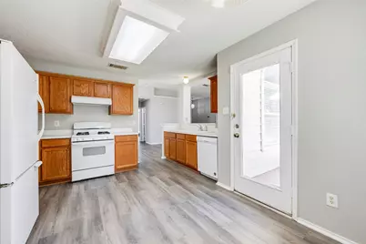 6431 St Leonard Drive, Arlington, TX 76001 - Photo 22