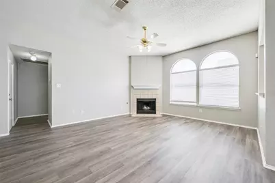 6431 St Leonard Drive, Arlington, TX 76001 - Photo 8