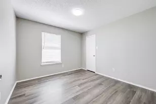 6431 St Leonard Dr, Arlington, TX 76001 - Photo 24