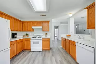 6431 St Leonard Dr, Arlington, TX 76001 - Photo 18