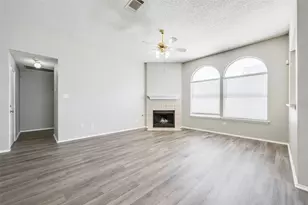 6431 St Leonard Dr, Arlington, TX 76001 - Photo 8