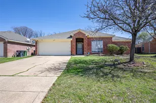 6431 St Leonard Dr, Arlington, TX 76001 - Photo 1