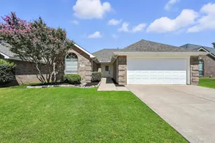 8016 Adcock Ct, Fort Worth, TX 76137 - Photo 2