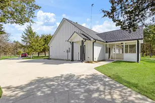 865 Co Rd 4519, Wolfe City, TX 75496 - Photo 4