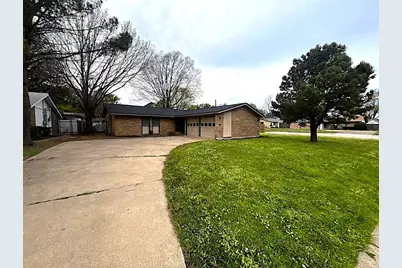 3717 Cranston Court E, Irving, TX 75062 - Photo 2