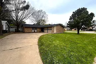 3717 Cranston Ct E, Irving, TX 75062 - Photo 2