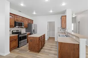 10986 Hawks Landing Rd, Fort Worth, TX 76052 - Photo 8