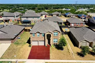 437 San Lucas Dr, Crowley, TX 76036 - Photo 2