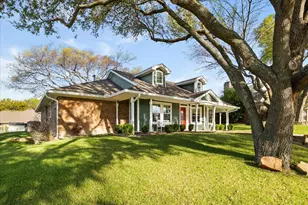 1141 Bayshore Dr, Rockwall, TX 75087 - Photo 2