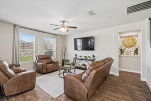 408 Frenchpark Dr, Fort Worth, TX 76052 - Photo 10