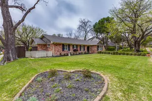 9936 Windlake Cir, Dallas, TX 75238 - Photo 2