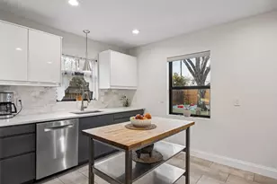 2155 Barberry Dr, Dallas, TX 75211 - Photo 8