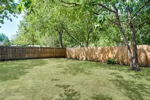 214 S Thrash St, Granbury, TX 76048 - Photo 14