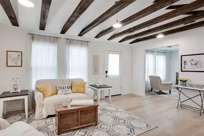 214 S Thrash Street, Granbury, TX 76048 - Photo 4