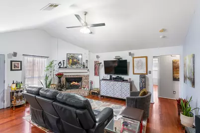 735 Rachel Street, Grand Prairie, TX 75052 - Photo 2