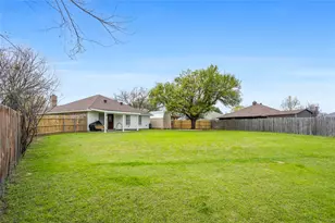 512 Oak Ridge Ct, Crowley, TX 76036 - Photo 26